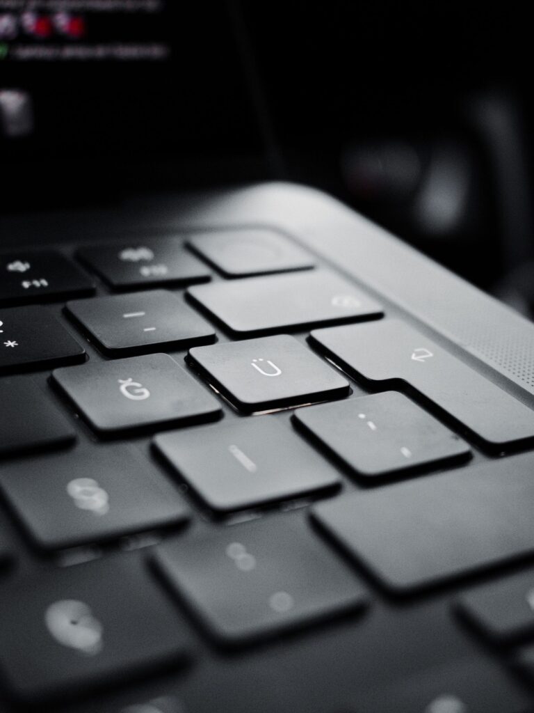 Как новите имейл псевдоними в Brave скриват личния адрес при регистрация?