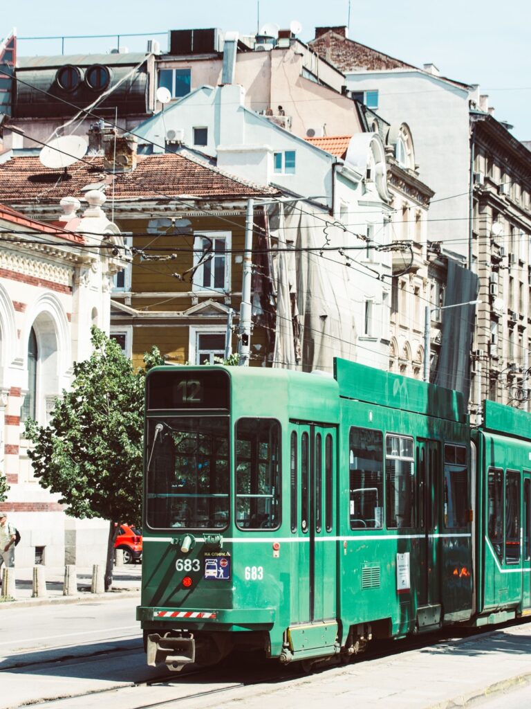 Как трябва да работи единният билет за влак и градски транспорт?