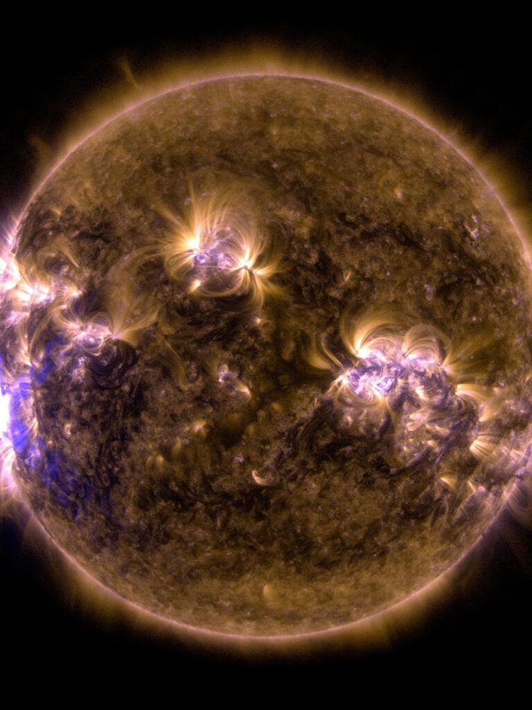 Как Solar Orbiter открива промени в състава на слънчевия вятър?